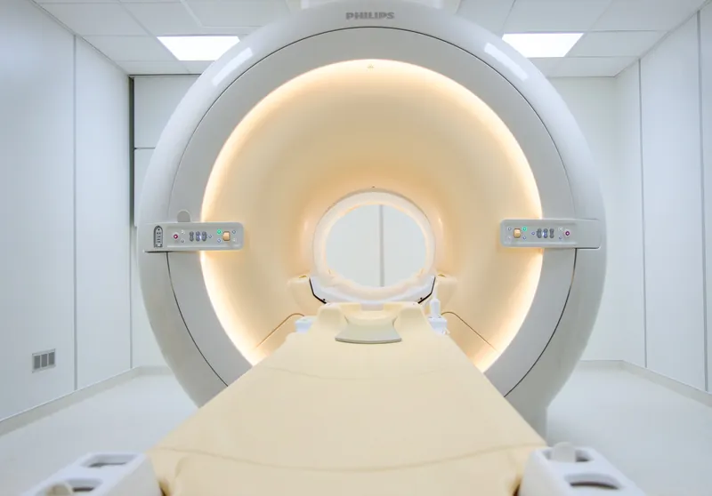 Equipamento de Ressonância Magnética (RM) da CRMA